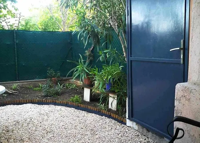 Appartement Grand Avec Jardin à Saint-aygulf *
